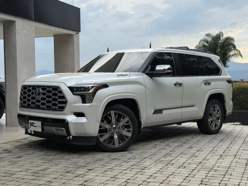 TOYOTA SEQUOIA CAPSTONE 2024 BLINDADA