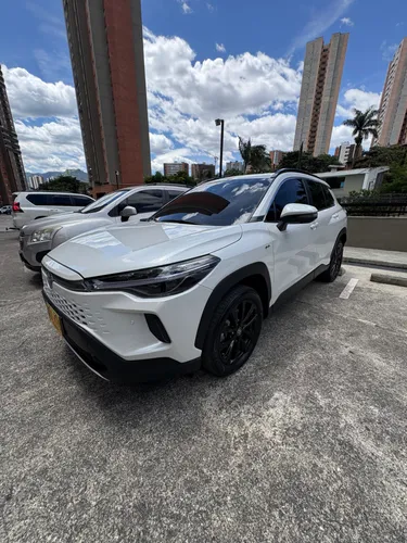 Toyota corolla Cross híbrida 2026