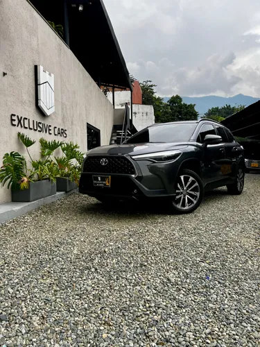 TOYOTA COROLLA CROSS XEI