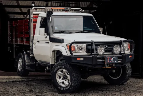 Toyota Land Cruiser 79 2017