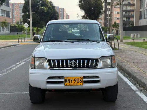 TOYOTA PRADO SUMO 