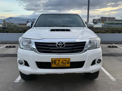 Toyota Hilux 4x4 2014