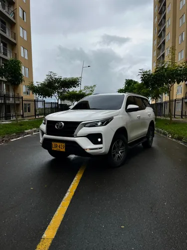 Toyota fortuner sr escribir al whatsapp