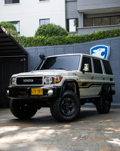 Toyota Land Cruiser Lx 70 Grj-76