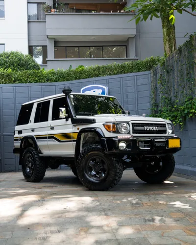 Toyota Land Cruiser Lx 70 Grj-76
