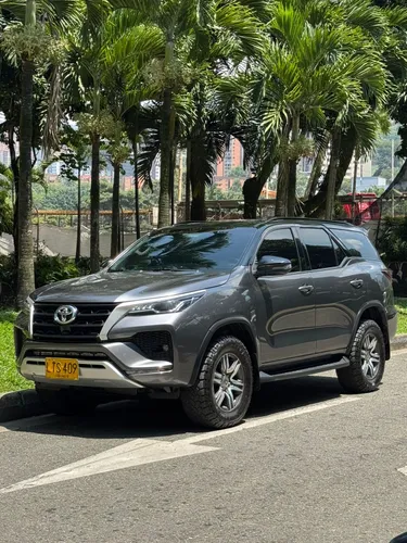 TOYOTA FORTUNER 2.4 AUTOMATICO TURBO DIESEL 4X4