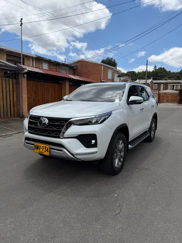 Toyota Fortuner SRV 2023