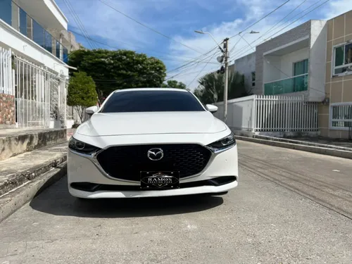Mazda 3 touring hybrid 2024