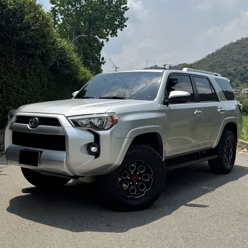 Toyota 4Runner SR5 2022 