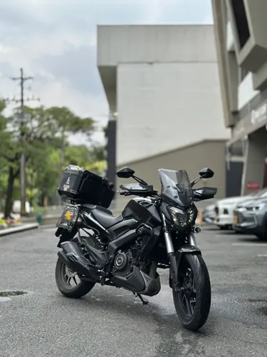 BAJAJ DOMINAR D 400