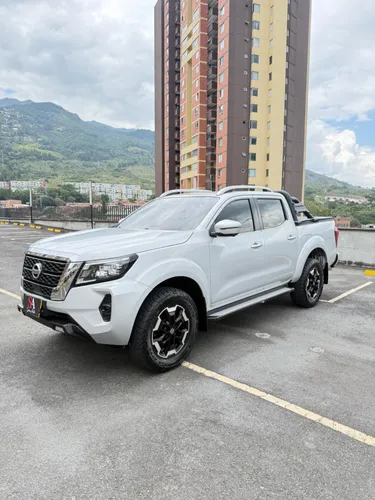Nissan Frontier LE 4x4 PLATINIUM 2023 diesel 