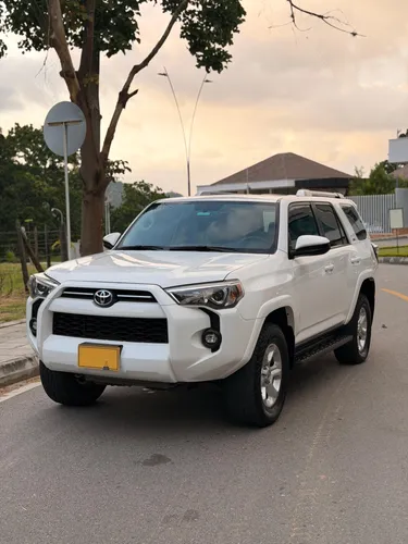 Toyota 4Runner SR5 2022 4x4