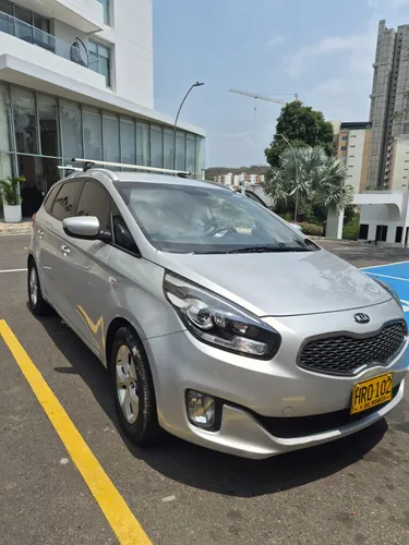 Kia Carens 2015  Automática  Excelente estado