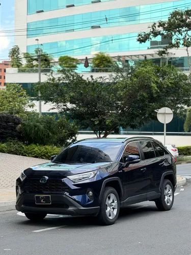 Toyota RAV4 XLE Hybrid 2.5cc