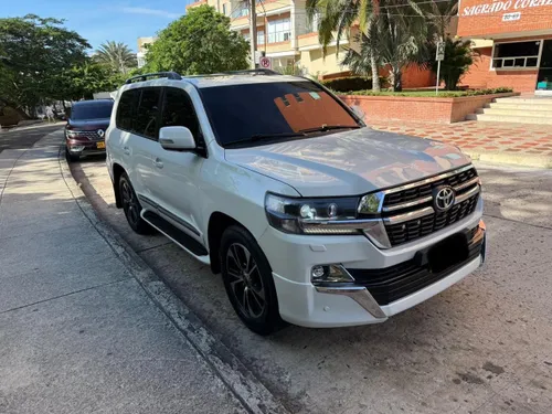 Toyota Land cruiser lc200 imperial Diesel 2014