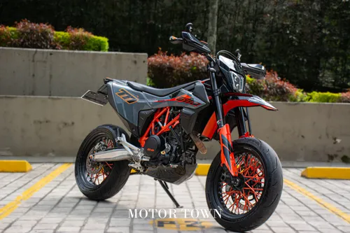 KTM 690 SMC R 2022 