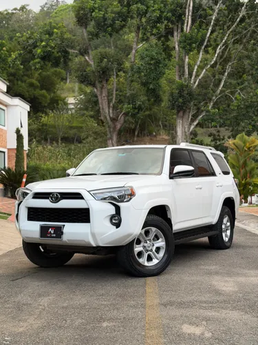 TOYOTA 4RUNNER SR5  2022  4.0  4x4 