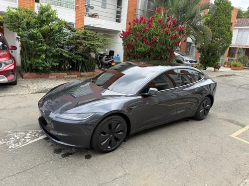 Tesla Model 3 RWD 