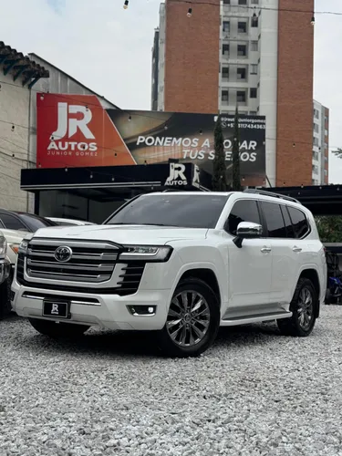 TOYOTA LAND CRUISER LC300 ZX 2023