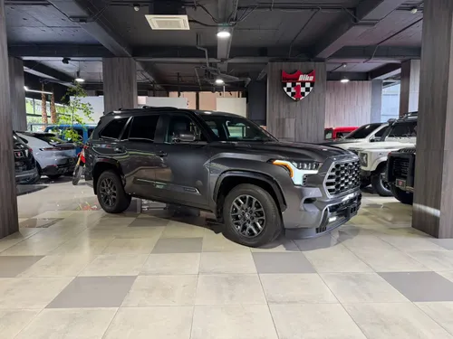 TOYOTA SEQUOIA PLATINUM