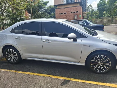Toyota Corolla Híbrido 2020 SEG  Full Equipo 79.000 km SOAT y Tecnomecánica vigentes