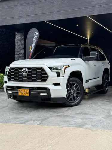 Toyota sequoia PLATINUM HIBRIDA