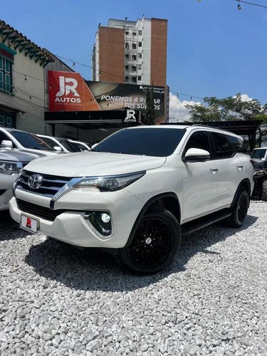 TOYOTA FORTUNER 2.4 SR 2019