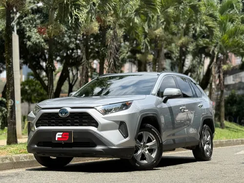 TOYOTA RAV4 XLE HÍBRIDA 2022