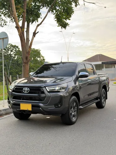Toyota Hilux 2022 diesel 2.4 automática 