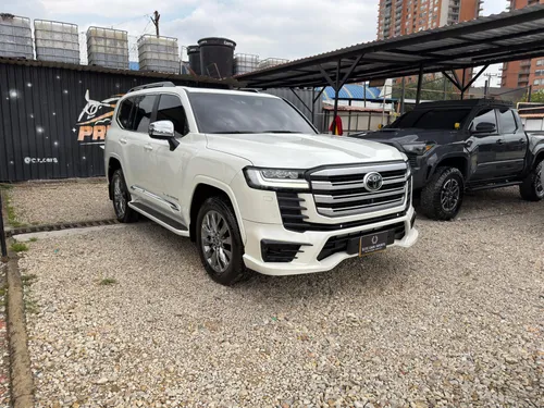 Toyota LC300 VXR 2023