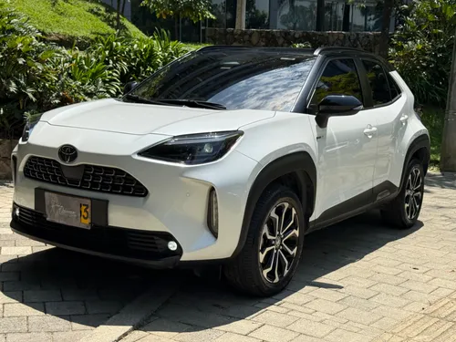 TOYOTA YARISCROSS XLS HÍBRIDO 2025 