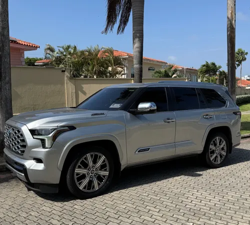 TOYOTA SEQUOIA 2024 BLINDADA