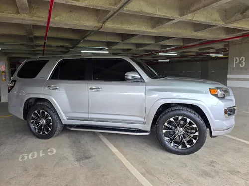Toyota 4Runner LIMITED 4x4