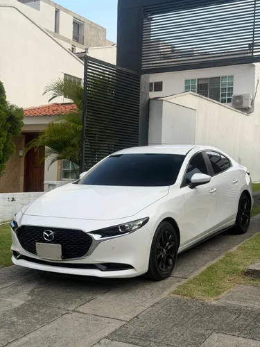 Mazda 3 touring híbrido 