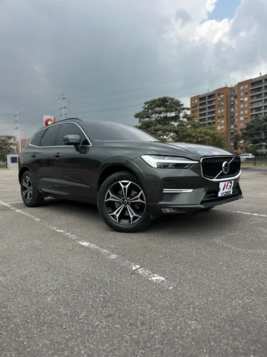 Volvo XC60 B5 Momentum Híbrida 2022