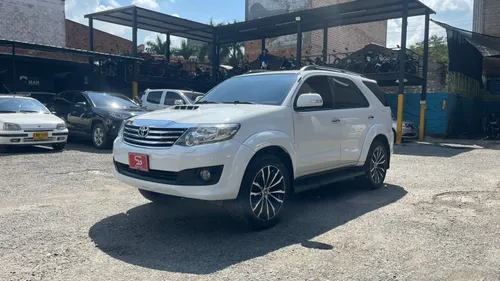 Toyota Fortuner 2013