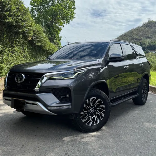 Toyota Fortuner 2022 2.4 diesel SRV 