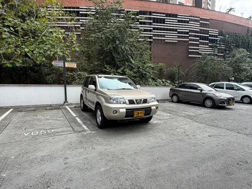 NISSAN X-TRAIL 4x4 AUTOMÁTICA 2009