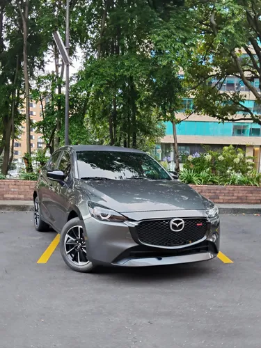 Mazda 2 - 2.0L Grand Touring LX Carbon Edition 