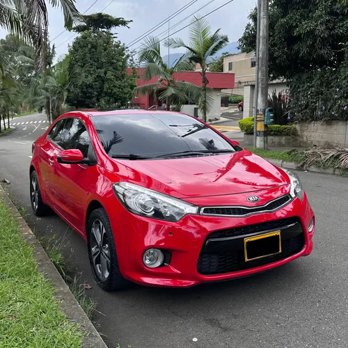 Vencambio KIA CERATO KOUP RACE SX AT Mod 2015  VERSIÓN FULL IMPORTADA 