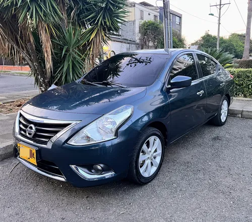 Nissan Versa Advance 2018 MT