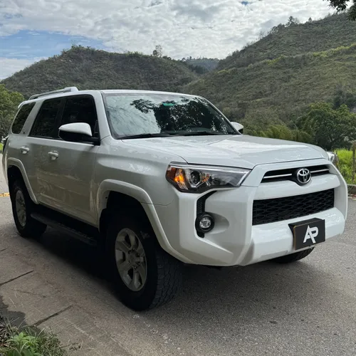 TOYOTA 4RUNNER SR5 