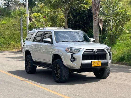 Toyota 4Runner SR5 2021 