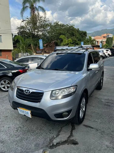 HYUNDAI SANTAFE GL 7 PUESTOS 4X2
