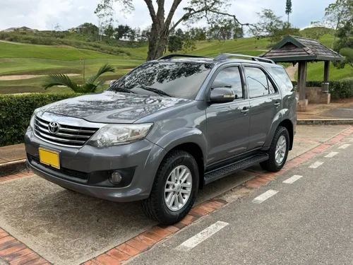 Toyota Fortuner SR5 Urbana  2014