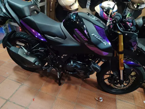 Hero Hunk 160R 4V  Como nueva