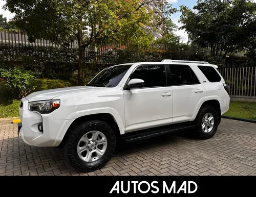 TOYOTA 4RUNNER SR5