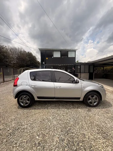 Renault Sandero 2015