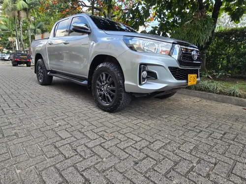 Toyota hilux diesel 2.8 4x4 srv