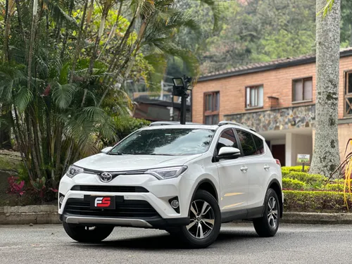TOYOTA RAV4 STREET 2016
